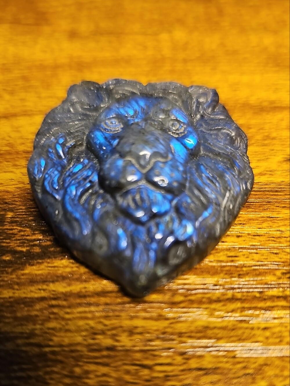 Carved Lion Head Labradorite Pendant - Iridescent Blue-Grey